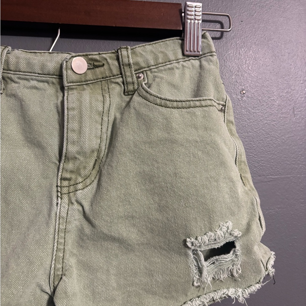 Hayden girls green distressed denim shorts girls medium - Picture 2 of 7